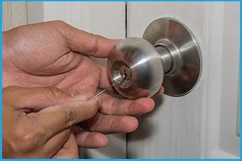 Lock Locksmith Services Hopkins, MN 952-563-9967 - 14-unlock-door